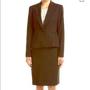 Le suit skirt suit black ivory pinstripes